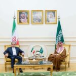 اتصال هاتفي بين وزير الخارجية الإيراني ونظيره السعودي