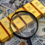 الدولار يفقد 99% من قيمته أمام الذهب.. انهيار تاريخي للعملات الورقية أمام المعدن الأصفر منذ عام 1971