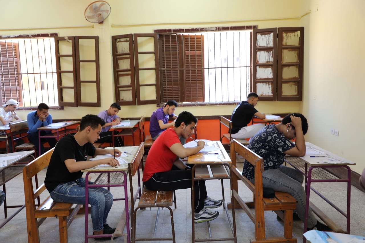 انطلاق امتحان الإحصاء لطلاب الثانوية الأزهرية بالقسم الأدبي اليوم