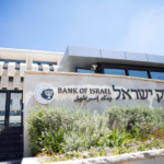 بنك إسرائيل يتدخل لاحتواء قوة الشيكل.. شراء 801 مليون دولار واحتياطي قياسي للنقد الأجنبي