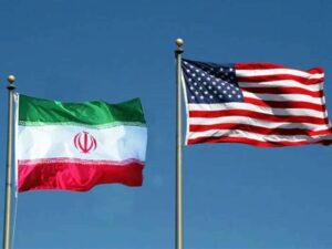 تصعيد عسكري بين واشنطن وطهران بعد ضربات على مواقع إيرانية