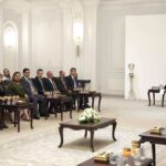 رئيس الوزراء العراقي يكشف عن عرض رشوة بـ 200 مليون دولار.. واعتقال مسؤولين بوزارة النفط