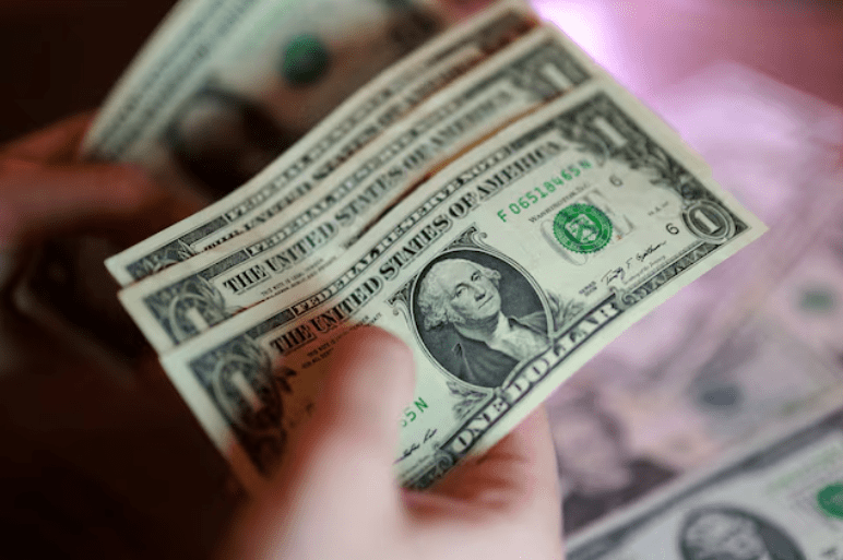 سعر الدولار أمام الجنيه المصري اليوم الخميس 4 يونيو 2026