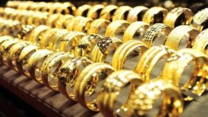  سعر الذهب اليوم الجمعة 5 يونيو 2026.. عيار 21 يفقد 130 جنيهًا والجنيه الذهب يتراجع