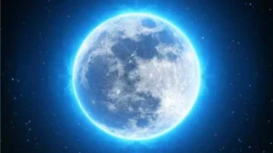 سماء الثلاثاء ترتقب القمر الأزرق الصغير.. ظاهرة فلكية نادرة تخطف الأنظار