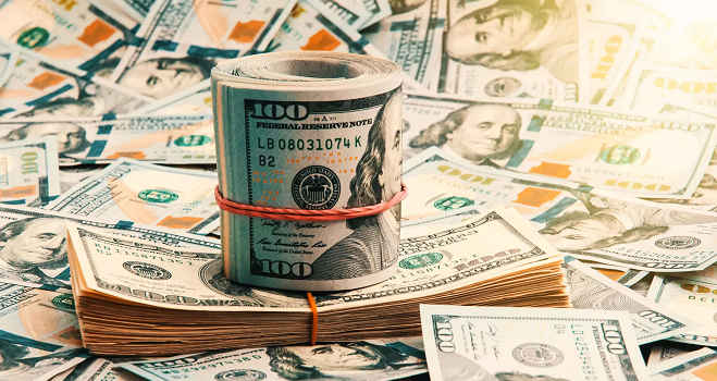 عاجل.. سعر الدولار يهبط إلى أقل من 50 جنيهًا في البنوك