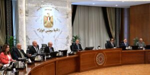 مجلس الوزراء يوافق على ترقيات الموظفين واعتماد اتفاقيات بترولية جديدة