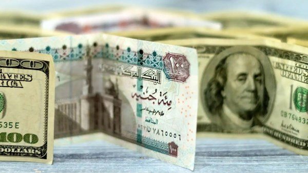 هبوط سعر الدولار أمام الجنيه المصري بنحو 90 قرشًا في تعاملات الأحد