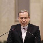 وزير الخارجية الإيراني: نشن ضربات دفاعية على مواقع يسمح لأمريكا باستخدامها
