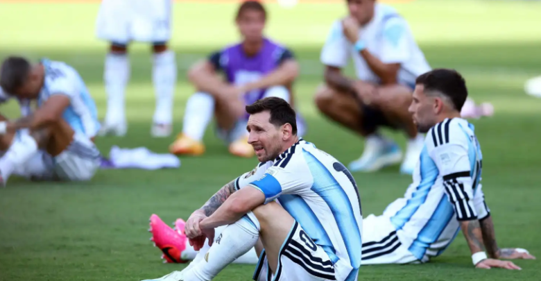 اعتزال ميسي كرة القدم.. نجم منتخب الأرجنتين يكشف مفاجأة مدوية