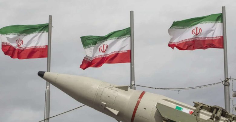 الجيش الكويتي: الدفاعات الجوية تتصدى لهجمات طائرات مسيرة معادية إثر العدوان الإيراني