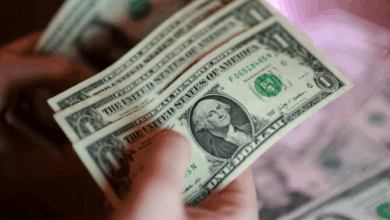 الدولار يتراجع للجلسة الثانية مع تصاعد التوترات بين أمريكا وإيران وترقب التضخم