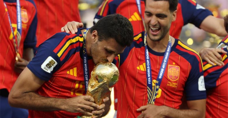 "لاعب عربي".. مانشستر سيتي يقترب من ضم بديل رودري