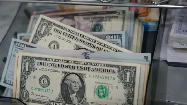 مفاجأة جديدة في سعر الدولار اليوم بالبنوك المصرية بعد آخر تراجع