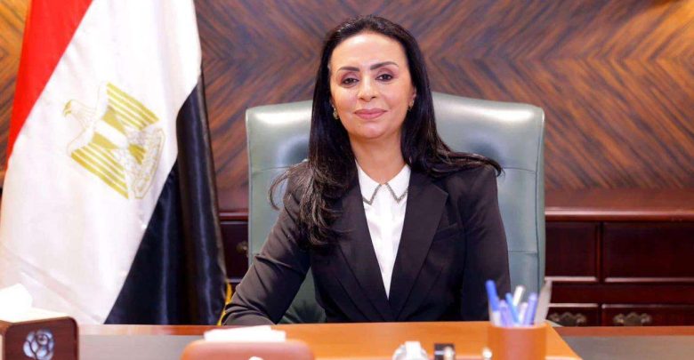 وزيرة التضامن توجه بصرف مساعدات لأسر ضحايا حادث الطريق الحر "بنها - شبرا"
