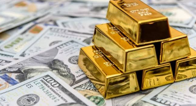 4400 دولار للذهب.. لماذا يصمد المعدن الأصفر أمام ارتفاع الفائدة؟