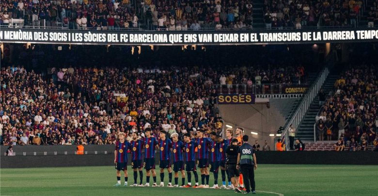 آرسنال يدرس التعاقد مع لاعب برشلونة السابق