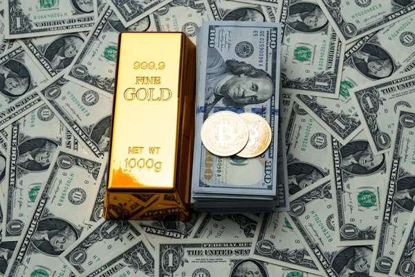 أزمة جديدة تضرب سوق العملات المشفرة.. تراجع بتكوين وخروج مليارات الدولارات من الصناديق