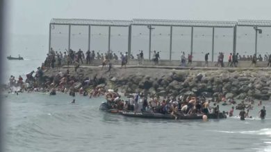 إسبانيا تفرض قيودًا على القادمين من إيطاليا في احتدام لخلاف حول الهجرة