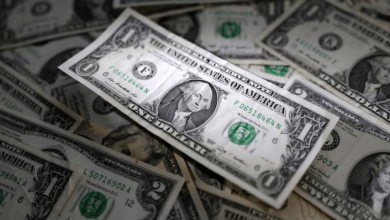 ارتفاع طفيف للدولار وسط ترقب تقرير الوظائف وتطورات إيران