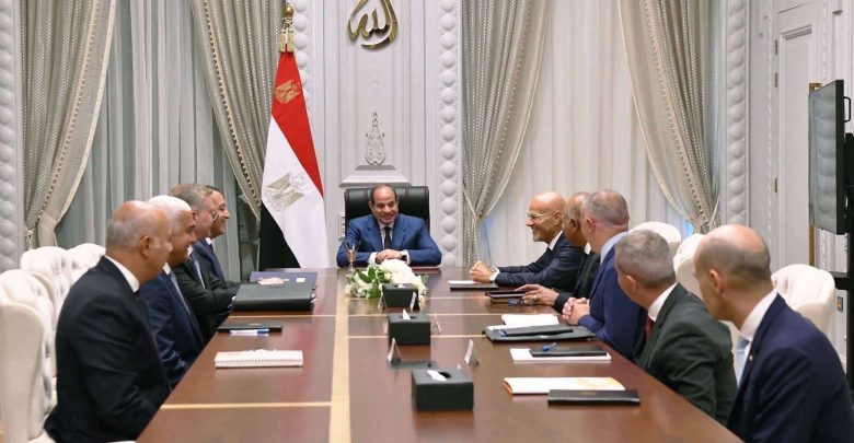الرئيس السيسي يتابع مع رئيس "إيني الإيطالية" مستجدات أعمال وأنشطة ومشروعات الشركة في مصر