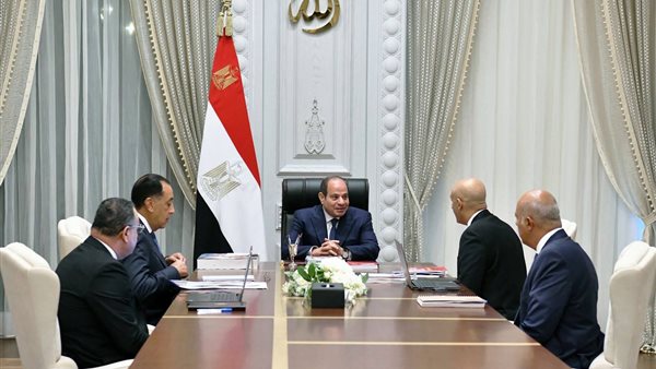 السيسي يوجه بتخفيف أعباء الدراسة قبل العام الدراسي الجديد