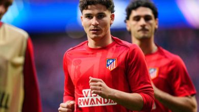 القصة الكاملة وراء سبب غضب أتلتيكو مدريد من برشلونة بشأن ألفاريز