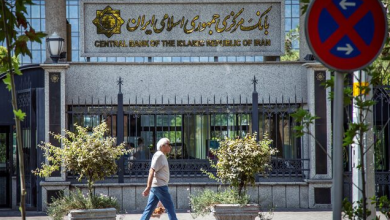«المركزي الإيراني» يتحدى العقوبات الأمريكية الجديدة: استنفدوا كل أوراقهم واقتصادنا صامد