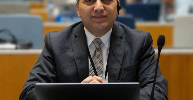 المستشار محمد عادل متحدثاً باسم رئاسة مجلس الوزراء