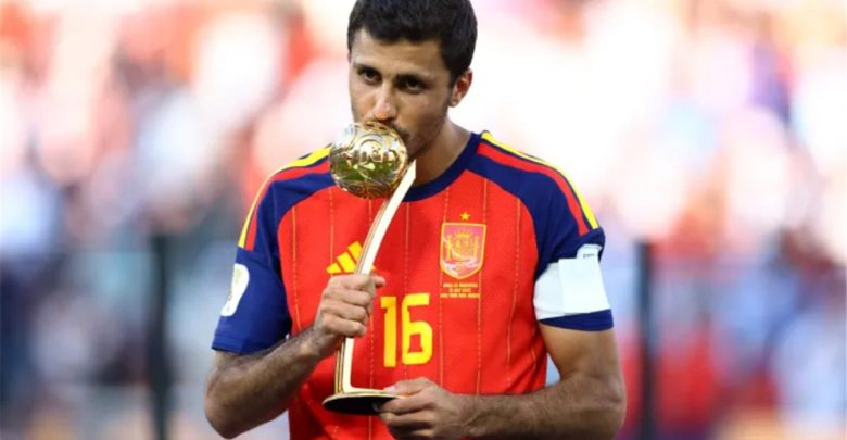 برشلونة يحسم مشاركة رودري أمام الأهلي في كأس خوان جامبر