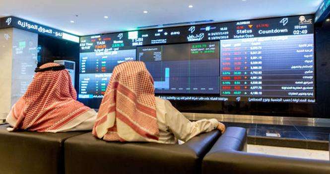 تراجع معظم بورصات الخليج بضغط من توترات مضيق هرمز وتعثر المفاوضات الأمريكية الإيرانية