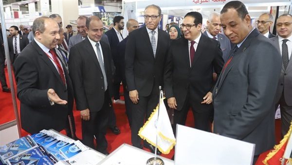 جامعة قنا تستعرض برامجها في معرض التعليم العالي والجامعات 2026