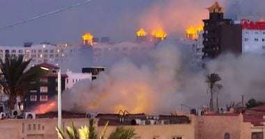 حريق ممشى بورتو مارينا بالساحل الشمالي.. الحماية المدنية تتدخل للسيطرة على النيران (صور)