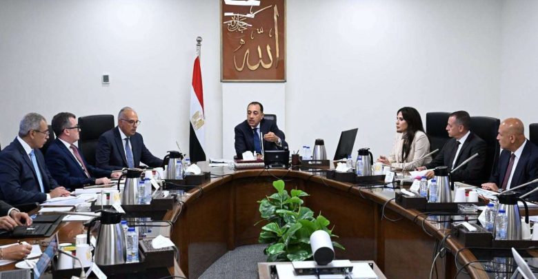 حياة كريمة.. مدبولي: نسعى لتحسين مستوى خدمات المياه والصرف في أسوان