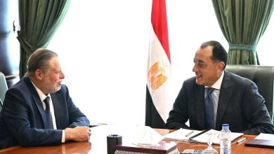 رئيس الوزراء يلتقي محافظ البنك المركزي لمتابعة جهود التنسيق المشترك في عدد من الملفات الاقتصادية