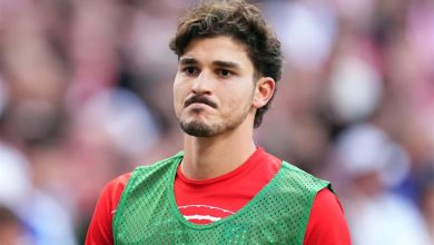 رد قاطع من أتلتيكو مدريد على رئيس برشلونة السابق بشأن صفقة ألفاريز