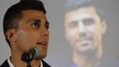 رودري يوضح سبب تفضيله برشلونة على ريال مدريد.. ويعلق على مفاوضات جوليان ألفاريز