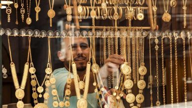 سعر الذهب يواصل التراجع بختام تعاملات اليوم.. كم سجل عيار 21 والجنيه الذهب؟ (آخر تحديث)
