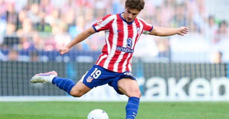 شيرر ينصح آرسنال باستغلال حرب برشلونة وأتلتيكو مدريد حول ألفاريز