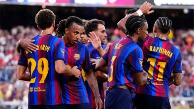 صحف إنجلترا تؤكد مفاوضات مانشستر يونايتد لضم لاعب برشلونة.. وقيمة الصفقة