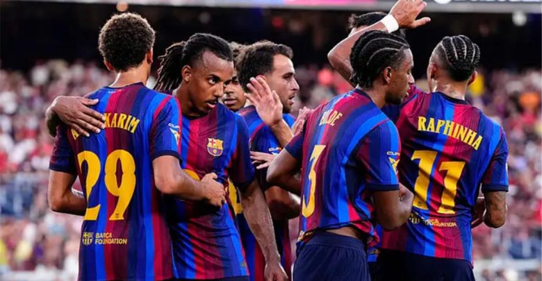 صحف إنجلترا تؤكد مفاوضات مانشستر يونايتد لضم لاعب برشلونة.. وقيمة الصفقة