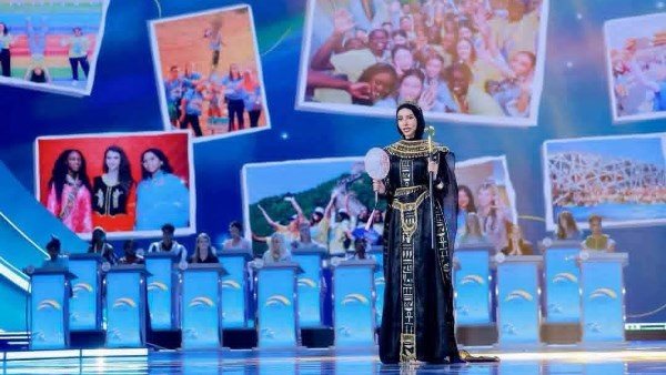 طالبة بجامعة عين شمس تحصد المركز الأول عالميًا في مسابقة جسر اللغة الصينية