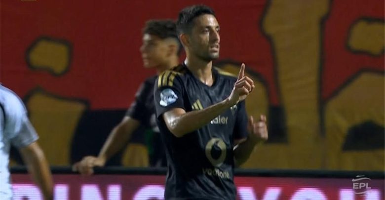 طاهر محمد طاهر يسجل هدف الأهلي الثاني أمام زد