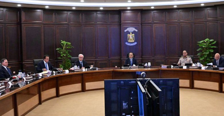 قراران مهمان لمدبولي.. فائدة أقساط المطورين العقاريين وبيع أراض بالدولار