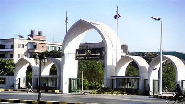 كلية الحاسبات والمعلومات جامعة أسيوط تقدم تخصصات حديثة تواكب وظائف المستقبل