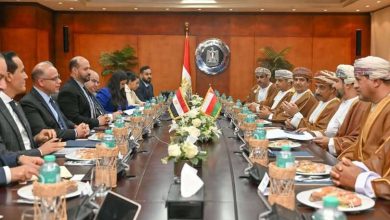 مباحات مصرية - عمانية للتعاون في الصناعات الدوائية والغذائية والملابس والطاقة المتجددة