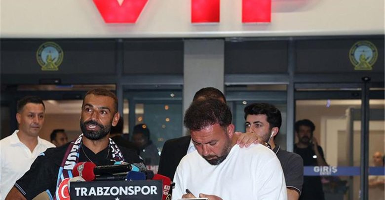 محمد صلاح يحفز لاعب ليفربول السابق للانتقال إلى طرابزون