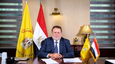 وزير الأوقاف يهنئ حسن عبد الله بمناسبة تجديد تعيينه محافظًا للبنك المركزي