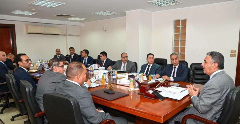 وزير التموين يبحث خطة توفير السلع الأساسية بأسعار مناسبة للمواطنين.. تفاصيل