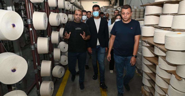 وزير الصناعة يتفقد 3 مصانع بدمياط ويؤكد دعم التوسع وتعميق التصنيع المحلي